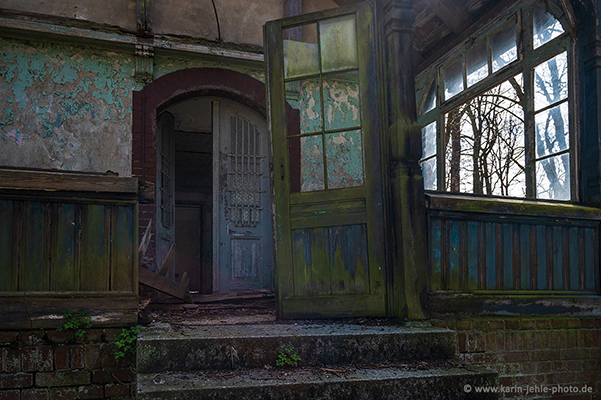Abandoned directors' villa