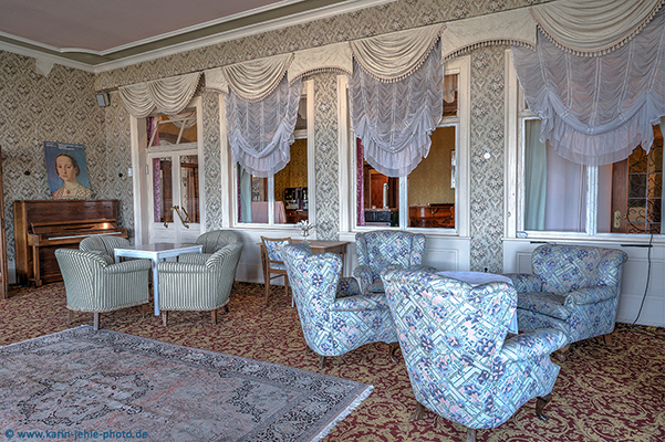 Lounge of a hotel.